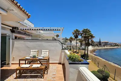 Image de Two Bed Beachfront Apartment, Panoramic Sea Views