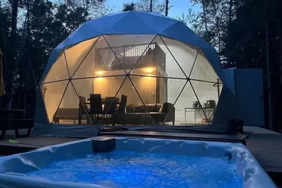 Image de Chamcook Dome(Priv. Big Hot Tub/Firepit/Bbq)