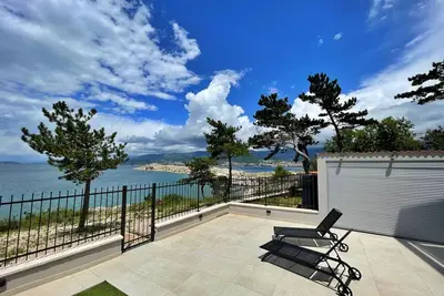 Image de SeaLuxe Apartment with Jacuzzi in Šilo