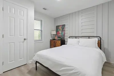 Image de 2 bedroom Rustic Duplex-Free Parking
