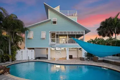 Image de Spacious 3 Bedroom w/ Private Pool on Siesta Key!