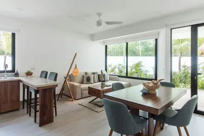 Image de Comfortable, Luxury Apartment 10 min to the Beach