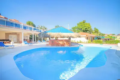 Outstanding 7br Villa with pool, private, close to beach & all Sosua offers