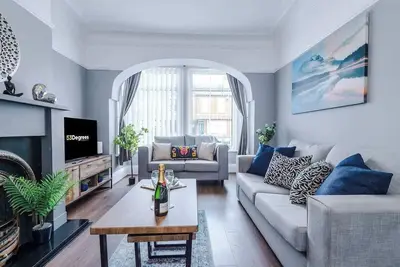 Image de New! Spacious Home, Ideal for Groups, Free Parking