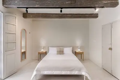 Image de Studio in Historic House: Balcony, rooftop terrace