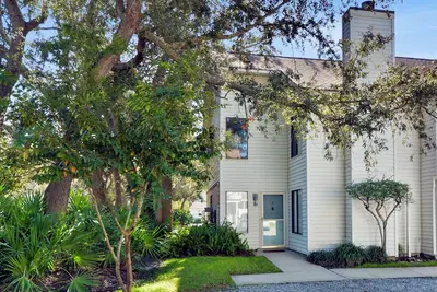 Image de Cozy Retreat Steps from Pier Village