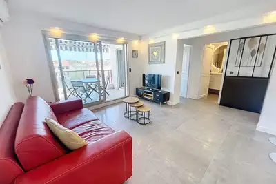 Image de 3 pcs Design Terrasse Cannes Ctre Croisette Emplacement n°1 Olam Properties