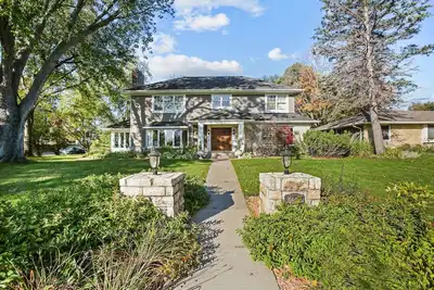 Image de Executive 5-bedroom house in Edina