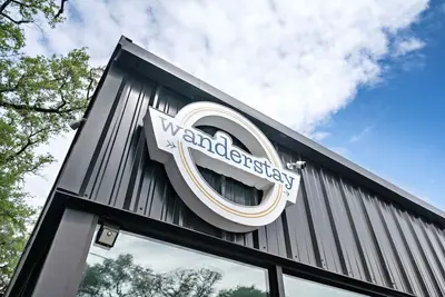 Image de Beautiful 10-bedroom Boutique Hotel with guest kitchen & conference room