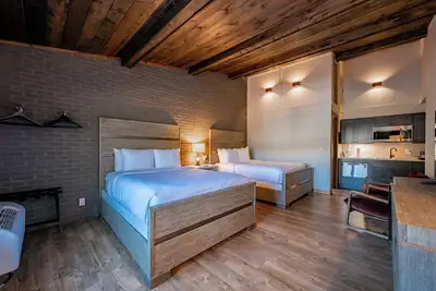 Image de Cove Creek Lodge 209: Standard Double Queen Room