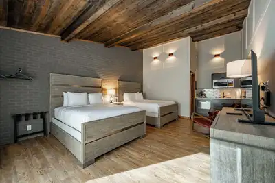 Image de Cove Creek Lodge 213: Dog Friendly Standard Double Queen Room