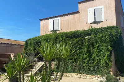 Image de Villa avec piscine partagée