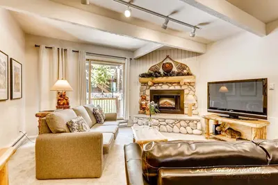 Image de Meticulously Appointed Spacious Condo - Ideal Location Near Town/Slopes Sdw5