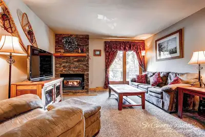 Image de Kitchen Upgrades! Cozy Condo in Picturesque Breck, Steps from downtown Te217