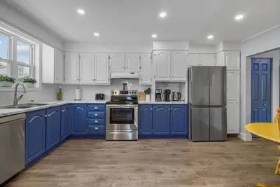 Image de Spacious Modernized 2 Bdrm Apt in Prime Location