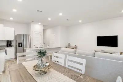 Image de Fairchild Townhome~Beaches-Shopping-Uwf