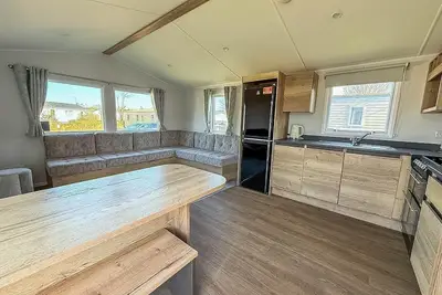 Image de Lovely 8 berth caravan by the beach at Manor Park in Norfolk ref 23028b