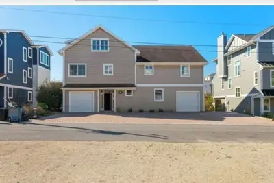 Image de Steps to the beach! 6-bed/5 bath newly renovated house in S Bethany Beach!