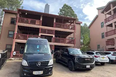 Image de Cozy 3 bedroom with loft, condo in welcoming Angel Fire with WiFi