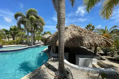 Villa with 2 bedrooms, big porch and amazing ocean view\n