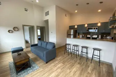 Image de Charming 2-bedroom guesthouse with Ac and WiFi in brilliant Oklahoma City