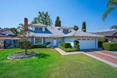 Image de Cozy Abode: Your Ideal Family Home in Mission Viejo!