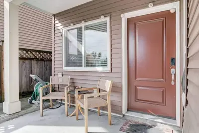 Image de Lovely 2 Bedroom Suite in Port Moody