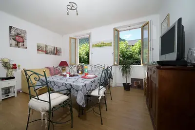Image de Maison d'hôtes 'Jolie Chambre Au Calme À Auzat' avec vue sur montagne