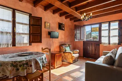 Image de Appartement \"Fana\" avec vue sur les montagnes, jardin privé et Wi-Fi