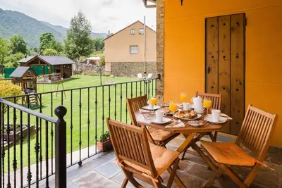 Image de Appartement 'Balagar' avec vue sur les montagnes, piscine partagée et Wi-Fi