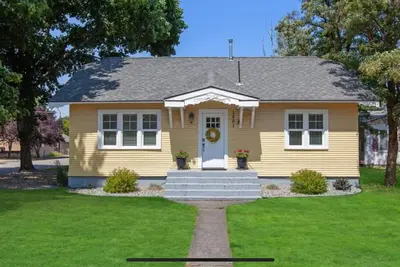 Image de Perfect location! Walk to lake & downtown Coeur d'Alene