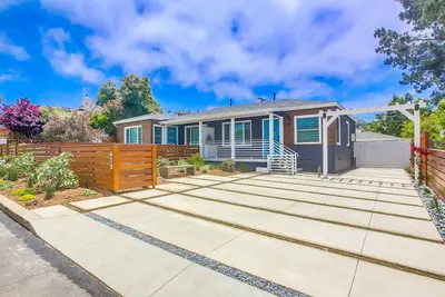 Image de Windansea Family Retreat - a beautiful 3bd fully renovated home walking distance to the beach.