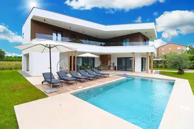 Image de House 2344\/115310 (Istria - Sisan), 4000m from the beach