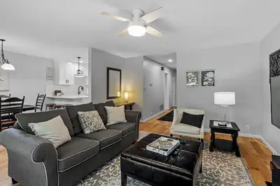 Image de Raleigh Retreat close to NCState, Dwntn and Rex