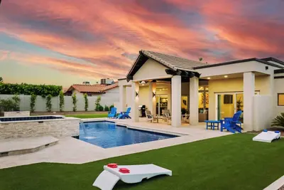 Image de Swss 4br Casa Azul Estate | Pool, Hot Tub, Putting Green, Fire Pit & Shuffleboard