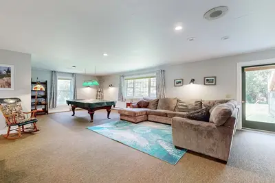 Image de Cozy Apartment with Stunning Views and Private Pool Table