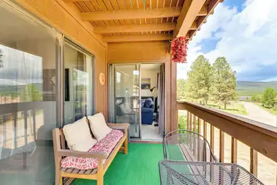 Image de Angel Fire Mountain Condo: Steps to Ski Resort!