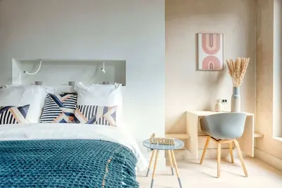 Image de Gorgeous Light-Filled Haven in Ghent's Historic Building