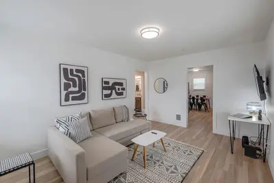 Image de #StayinMyDistrict Zen Cottage Coos Bay