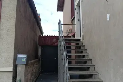 Nid Joyeux à Pompey. \nQuartier calme, non loin de la forêt de l'Avant-Garde.