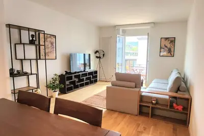 Image de Central Location Spacious 2-Br Apartment 3a