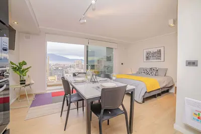 Image de Sleek Urban Flat | Steps from Costanera Center