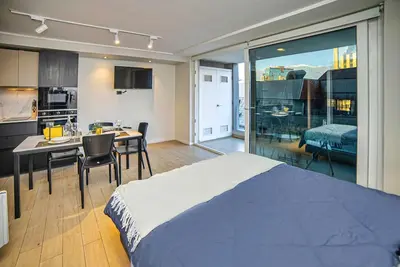 Image de Exclusive escape just steps from the Costanera!