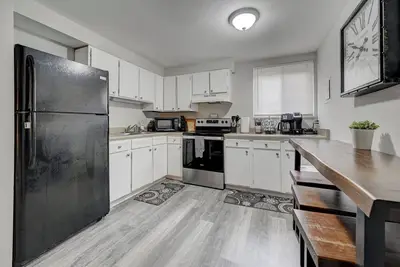 Image de Newly Renovated 2 Br Apt, Pet friendly Home