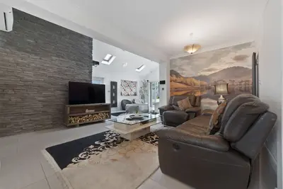 Image de 3 Bedroom Spacious Bungalow Sunningdale Lodge Ascot Racecourse