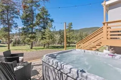 Image de Near Red Rocks w/ Hot Tub, Fire Pit & Views