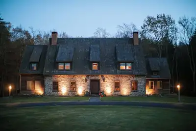 Image de Historic Home on 80 Acres | Pool, Duck Pond & Gym