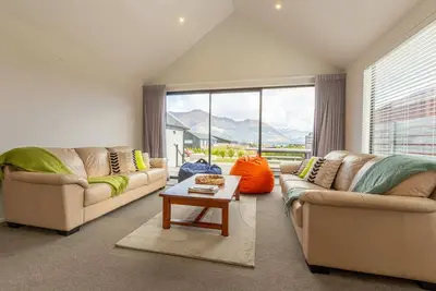 Image de Fantastic Views on Farrant Dr