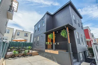Image de Private 3br House w/ Deck & Free Parking – Walk to Path, Near Manhattan