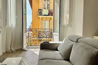 Image de This condominium is a 3 bedroom(s), 2 bathrooms, located in Beausoleil, Provence-Alpes-Côte d'Azur.